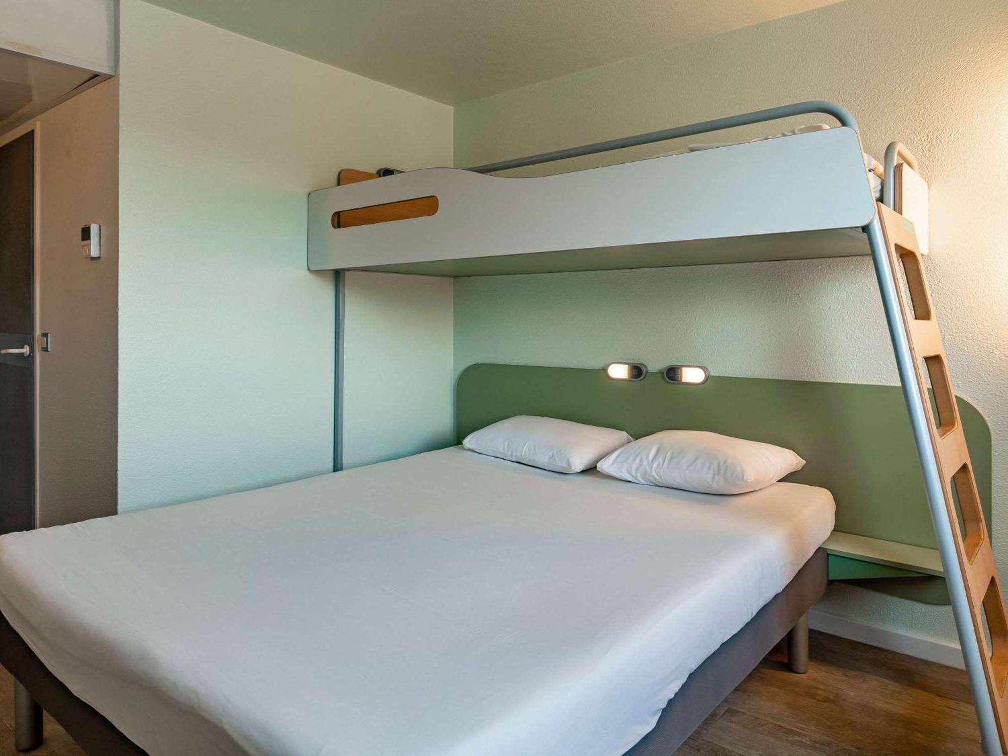 Ibis Budget Marne La Vallee Combault 2*